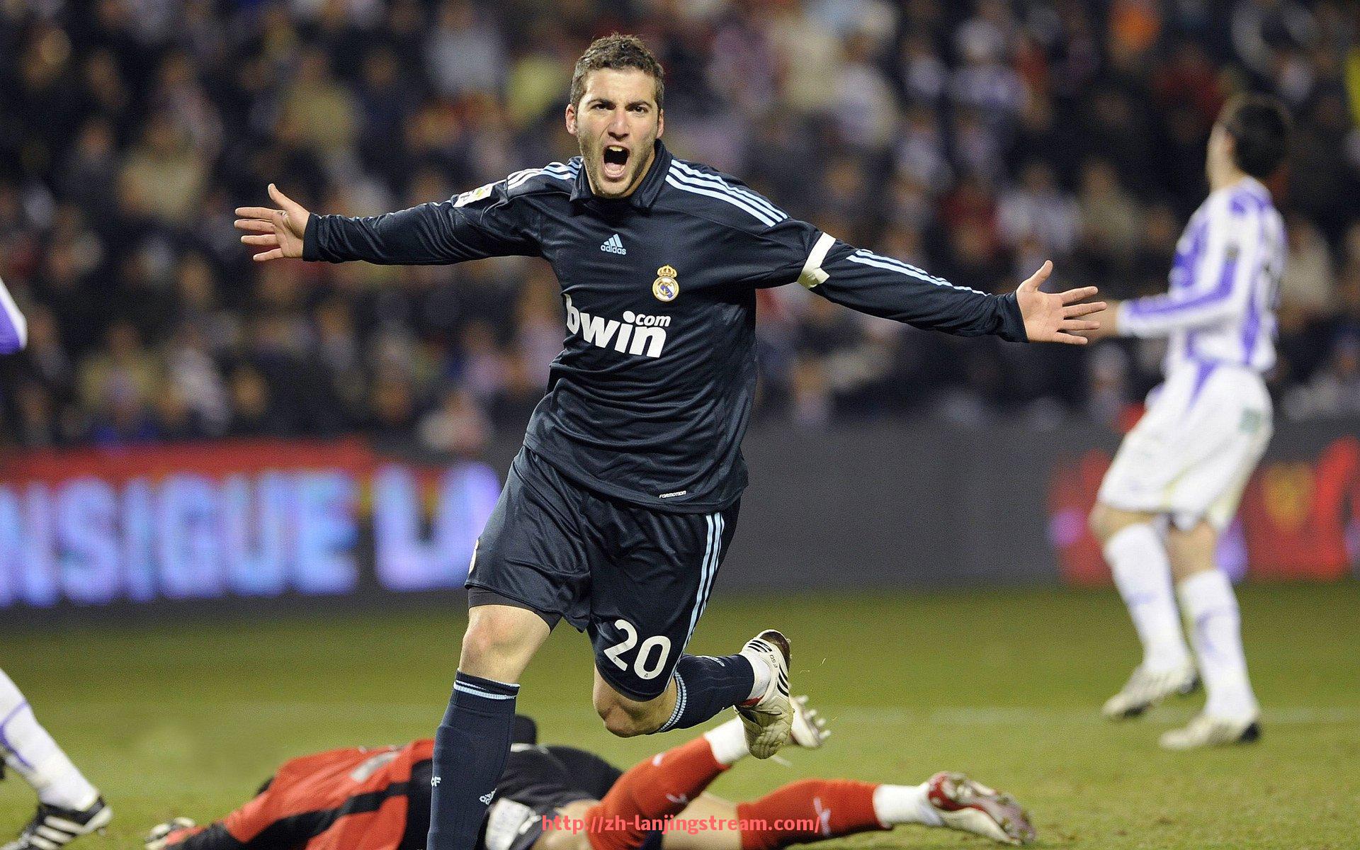 蓝鲸体育直播-欧冠决赛比分历史上有哪些经典且令人震撼？（欧冠决赛最大悬殊比分）